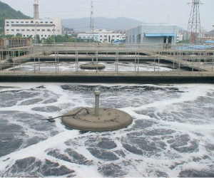 印染廢水處理現場(chǎng)